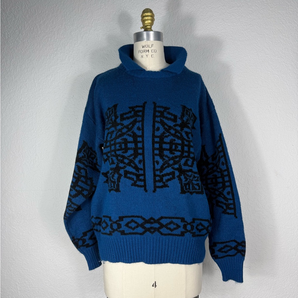 Givenchy Vintage Blue/ black Knit Sweater very cool sz M like new